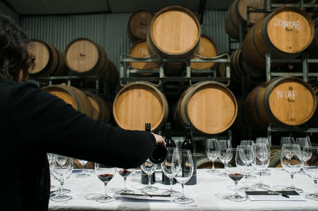 How to Become a Wine Sommelier